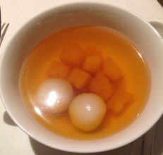 Ginger soup with sweet potato and glutinous rice dumplings