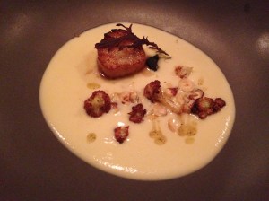 Caramelised Atlantic scallop, cauliflower veloute, black truffle and pecorino