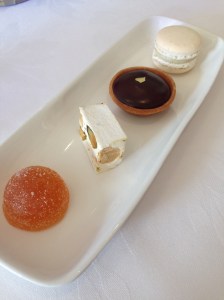 Petit fours